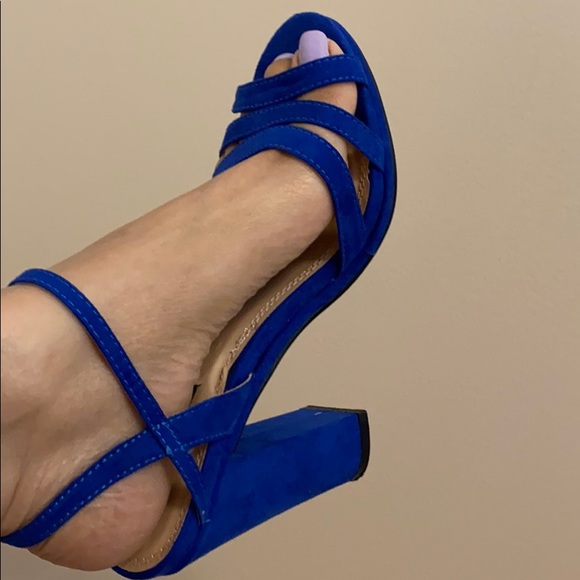 Blue sandals - Picture 2 of 3